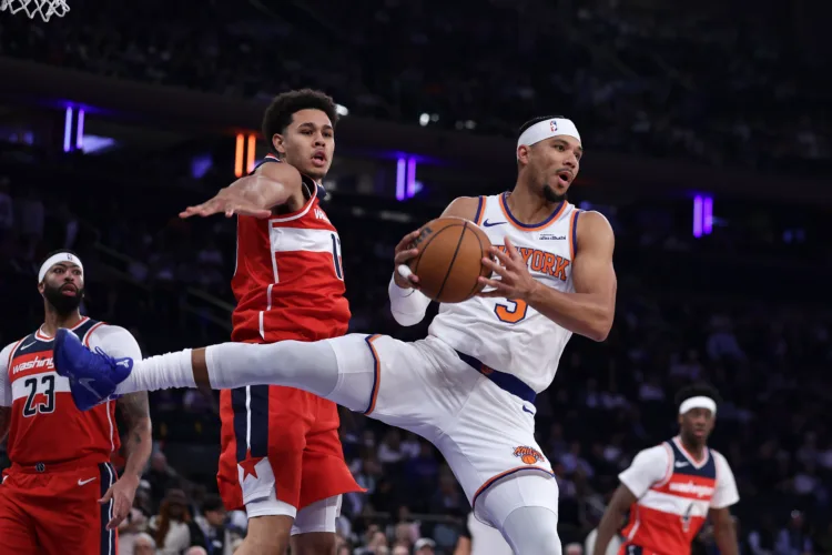 Knicks say they are pausing contract negotiations and will focus solely on preparing for the season